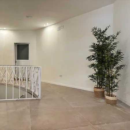 Boutique Apartment *